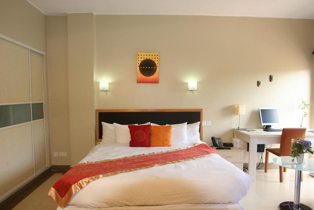 Metropole Hotel Kampala Bagian luar foto