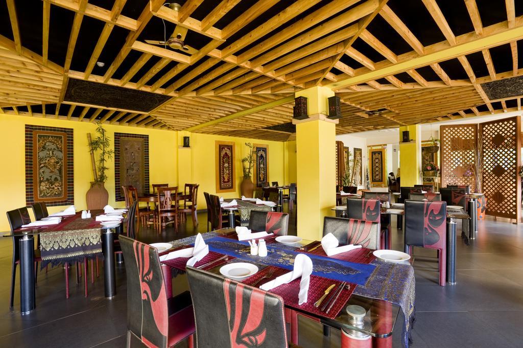Metropole Hotel Kampala Bagian luar foto