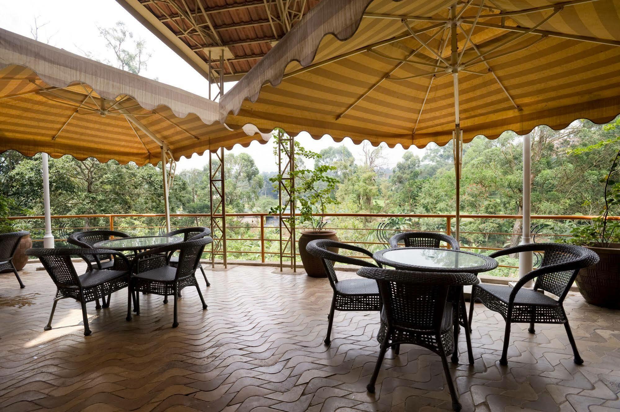 Metropole Hotel Kampala Bagian luar foto