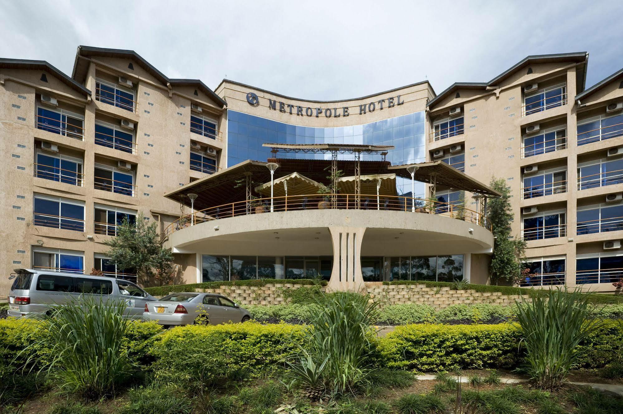 Metropole Hotel Kampala Bagian luar foto